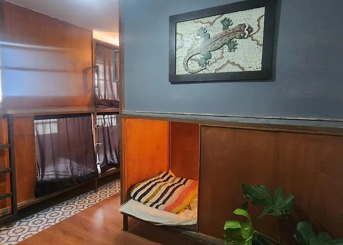 Portelli Zona G- Para ExtranjerosHostal